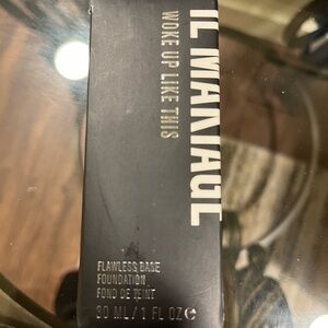 IL Makiage Woke Up Like This flawless base foundation